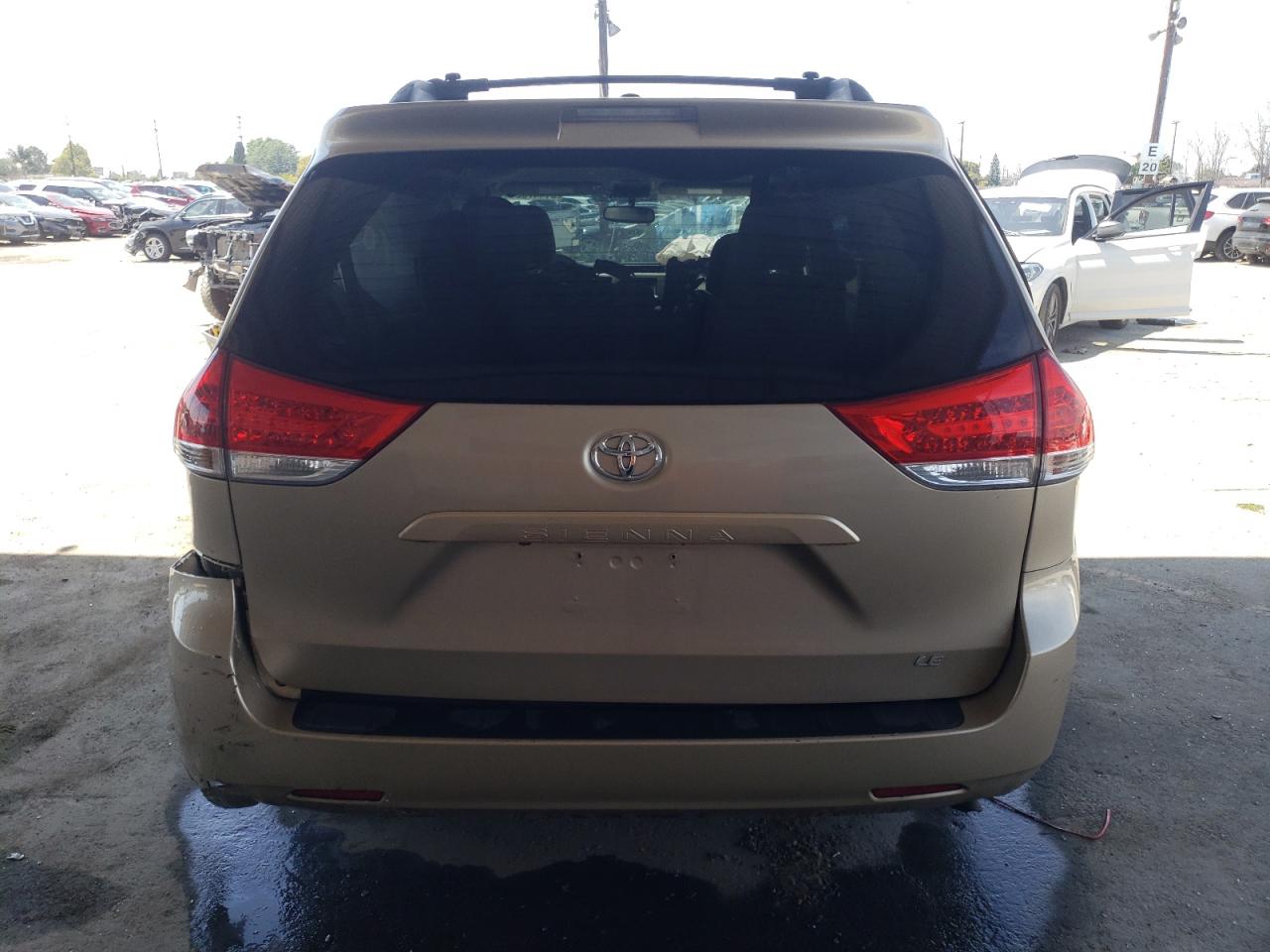 5TDKK3DCXBS099550 2011 Toyota Sienna Le