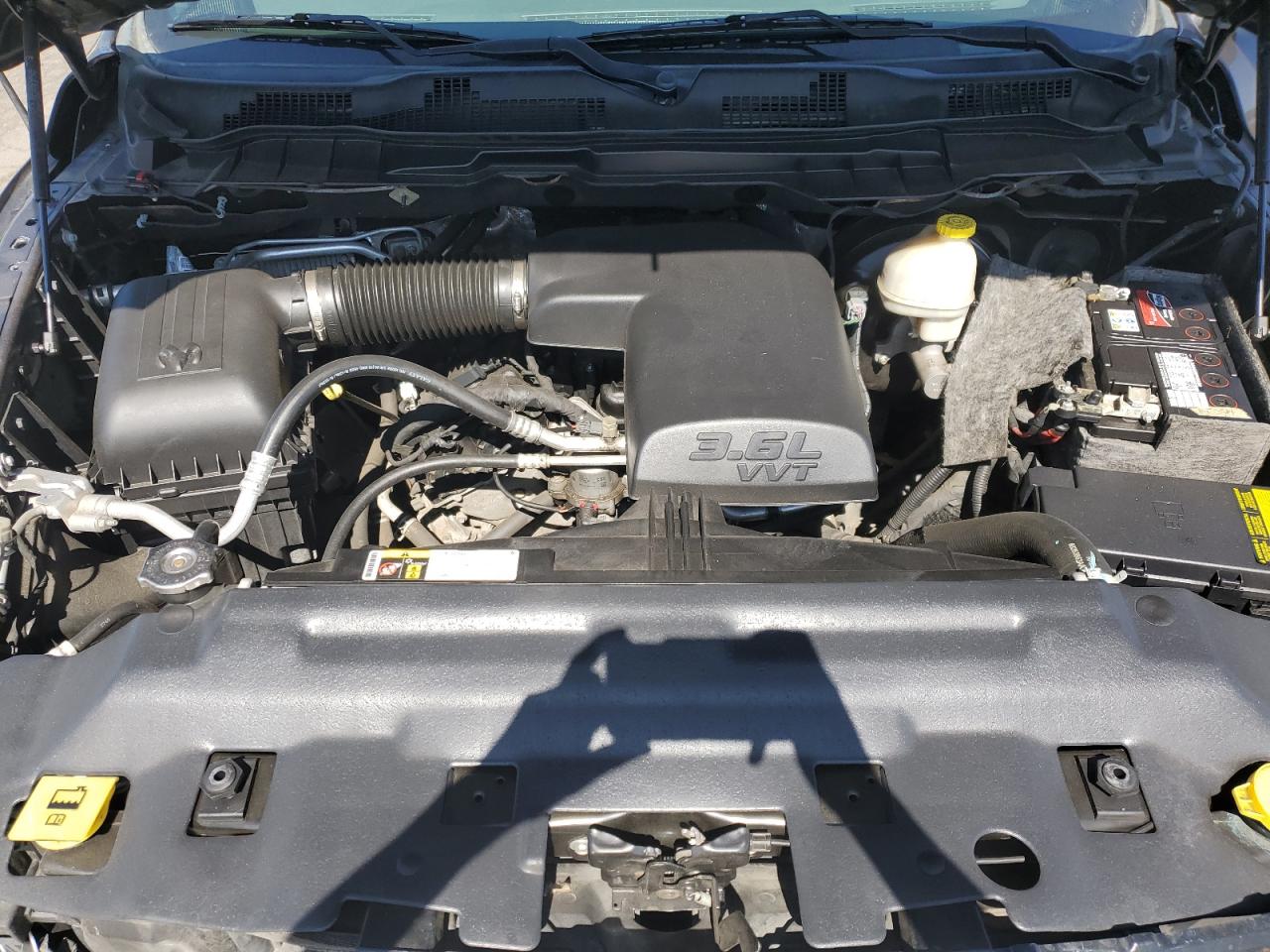 1C6RR7GG5GS176735 2016 Ram 1500 Slt