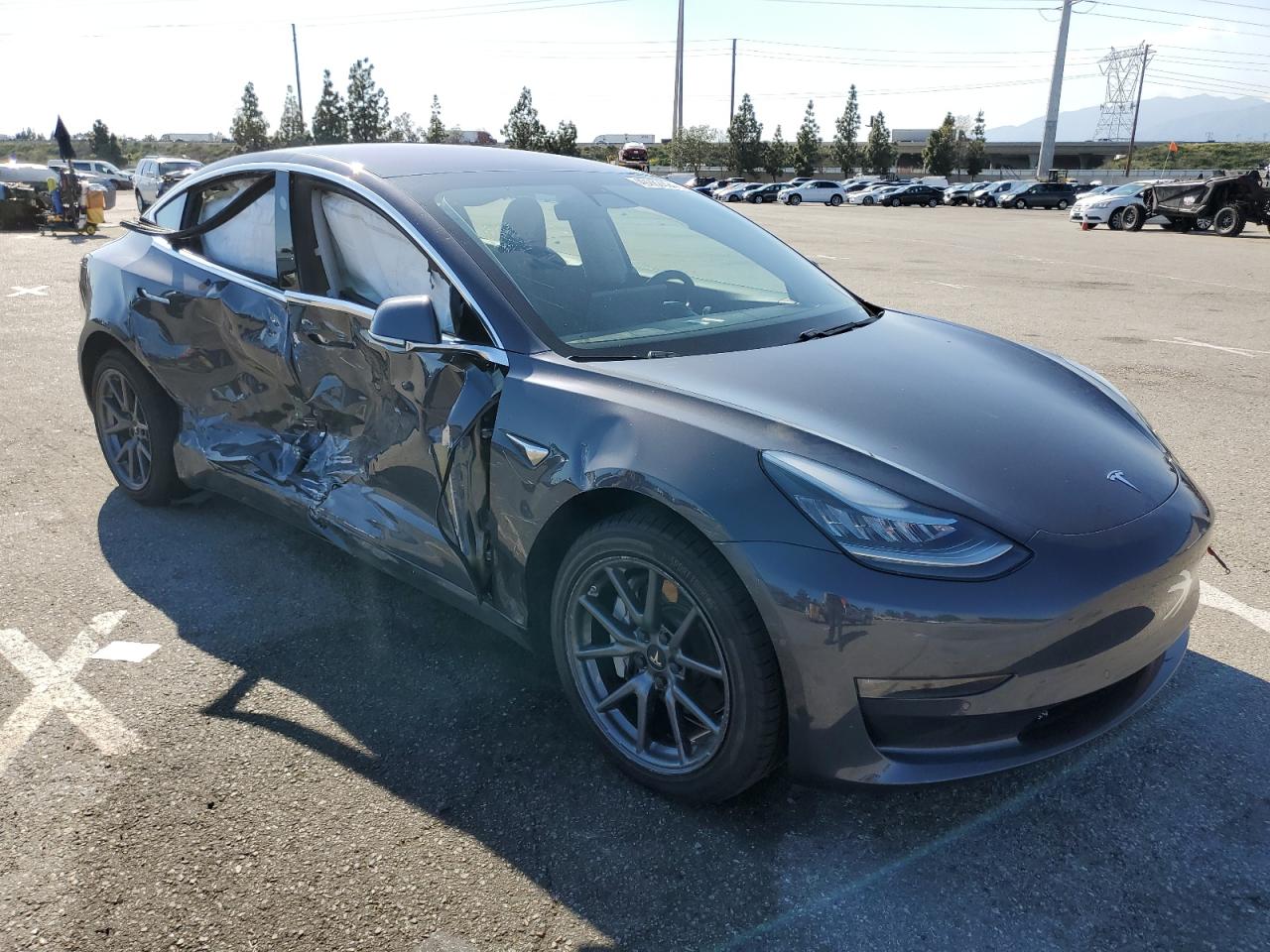 5YJ3E1EA5JF077570 2018 Tesla Model 3