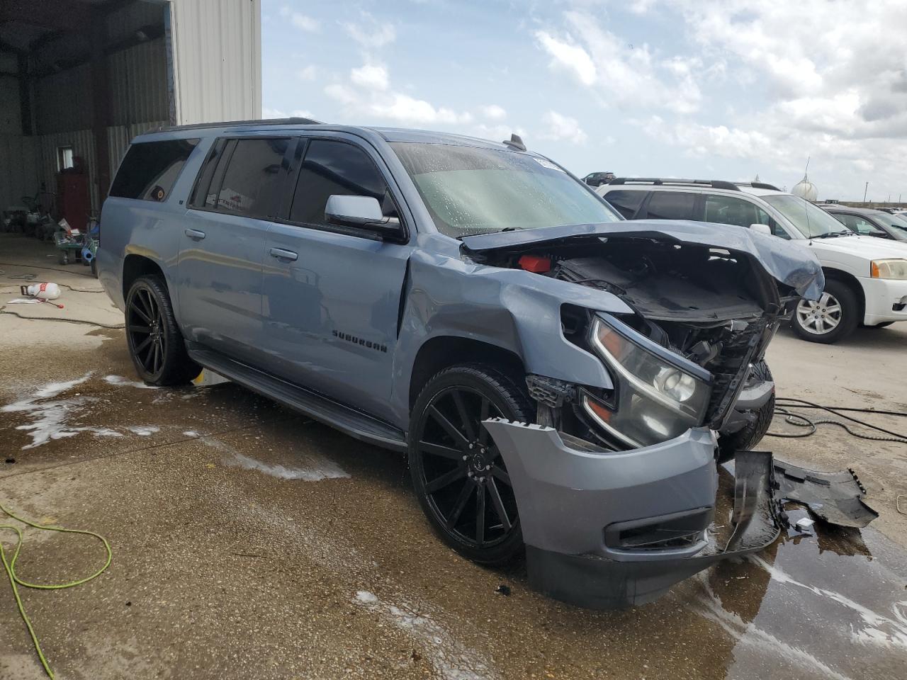 2016 Chevrolet Suburban C1500 Lt vin: 1GNSCHKC4GR111010