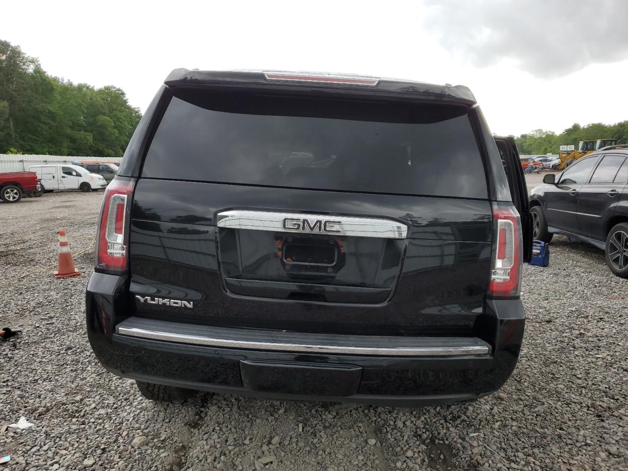 1GKS2CKJ2FR647583 2015 GMC Yukon Denali