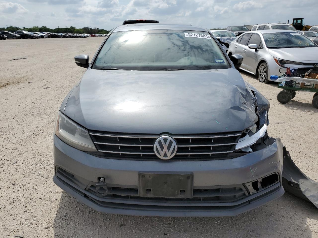 3VWDB7AJ3JM220823 2018 Volkswagen Jetta Se