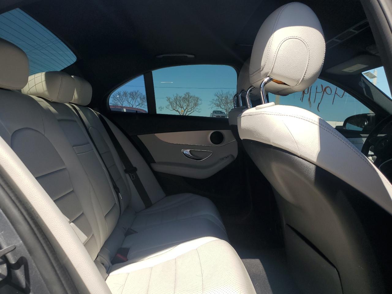 55SWF4JBXJU279152 2018 Mercedes-Benz C 300