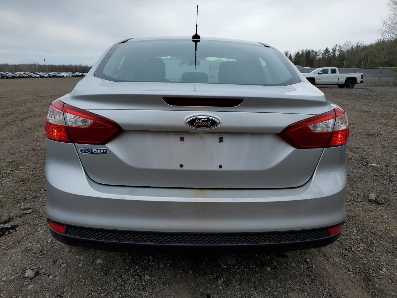 1FAHP3F2XCL364203 2012 Ford Focus Se