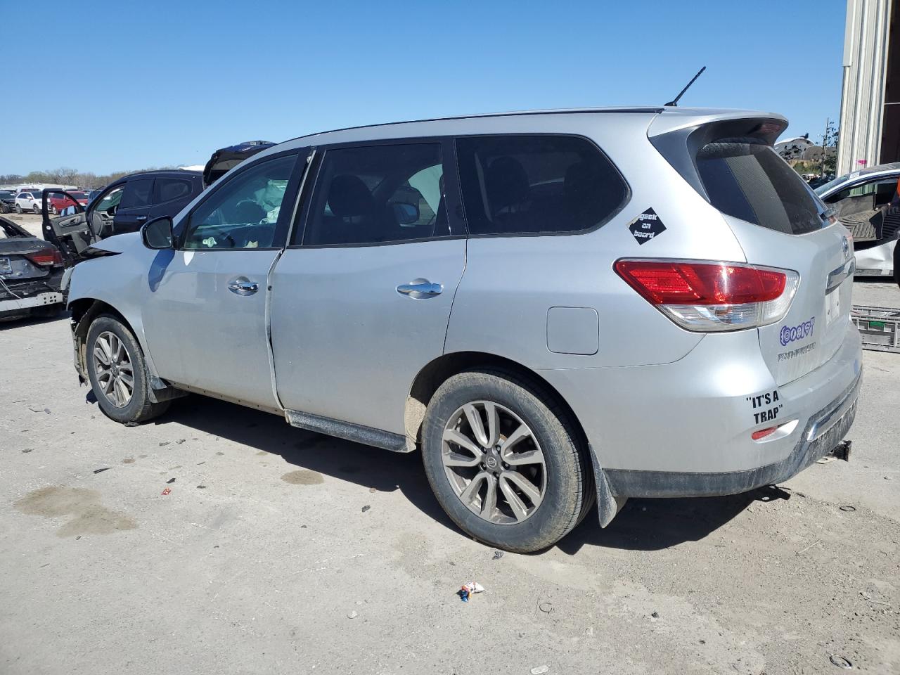 2015 Nissan Pathfinder S vin: 5N1AR2MM1FC640661