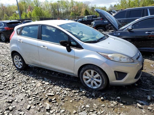  FORD FIESTA 2013 Сріблястий