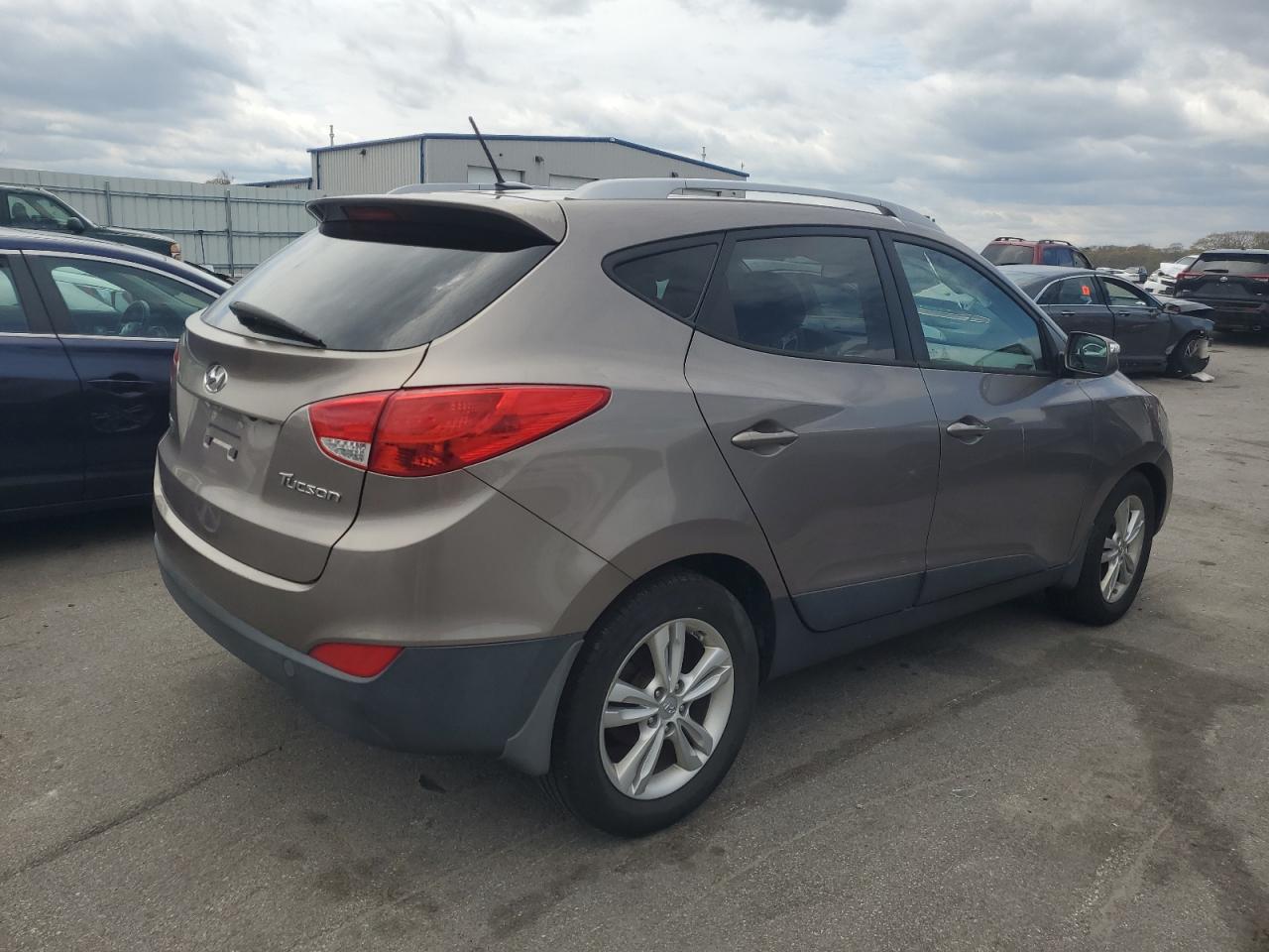 KM8JU3AC4DU655839 2013 Hyundai Tucson Gls