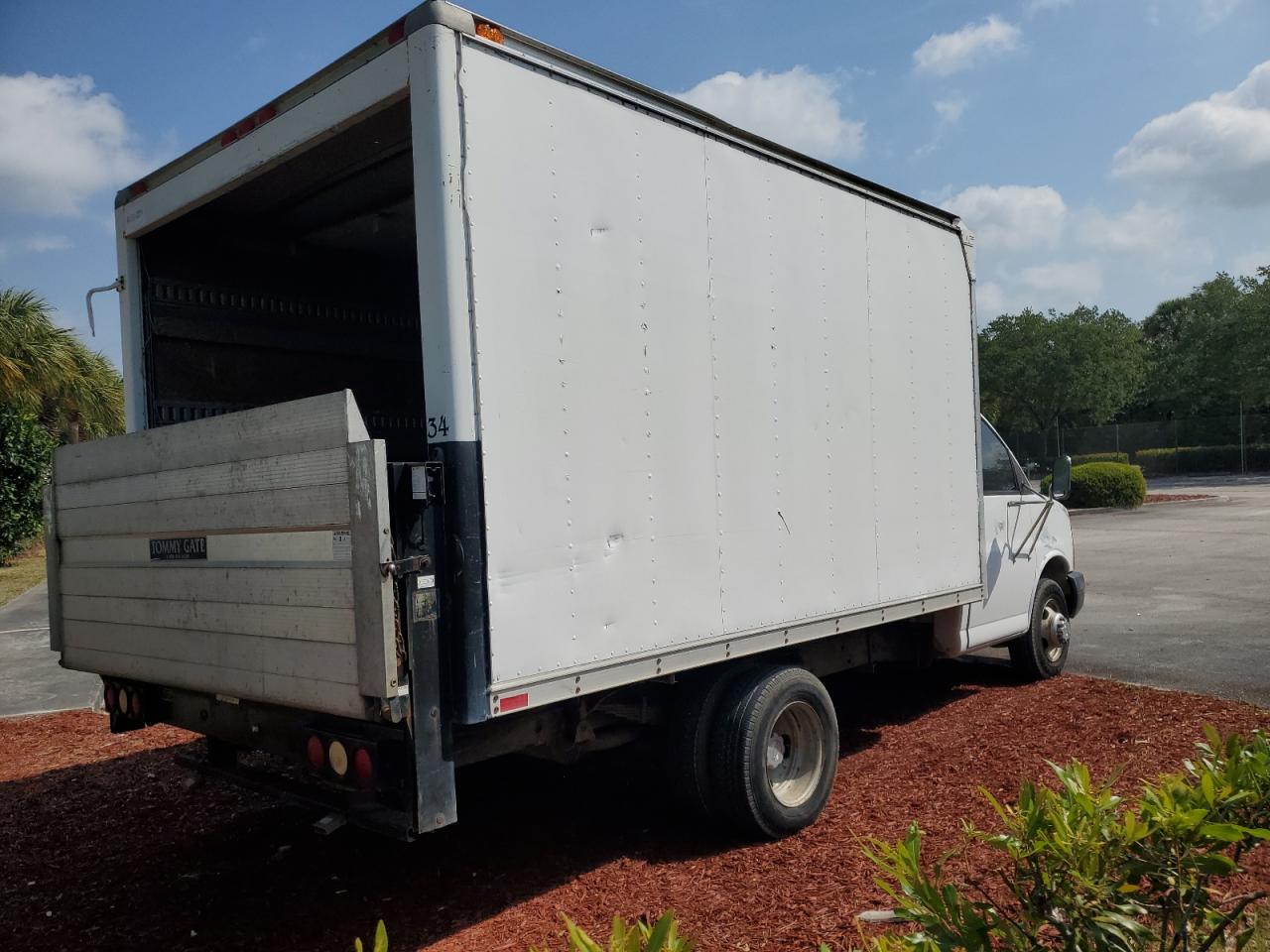 1GBHG31U661113525 2006 Chevrolet Express G3500