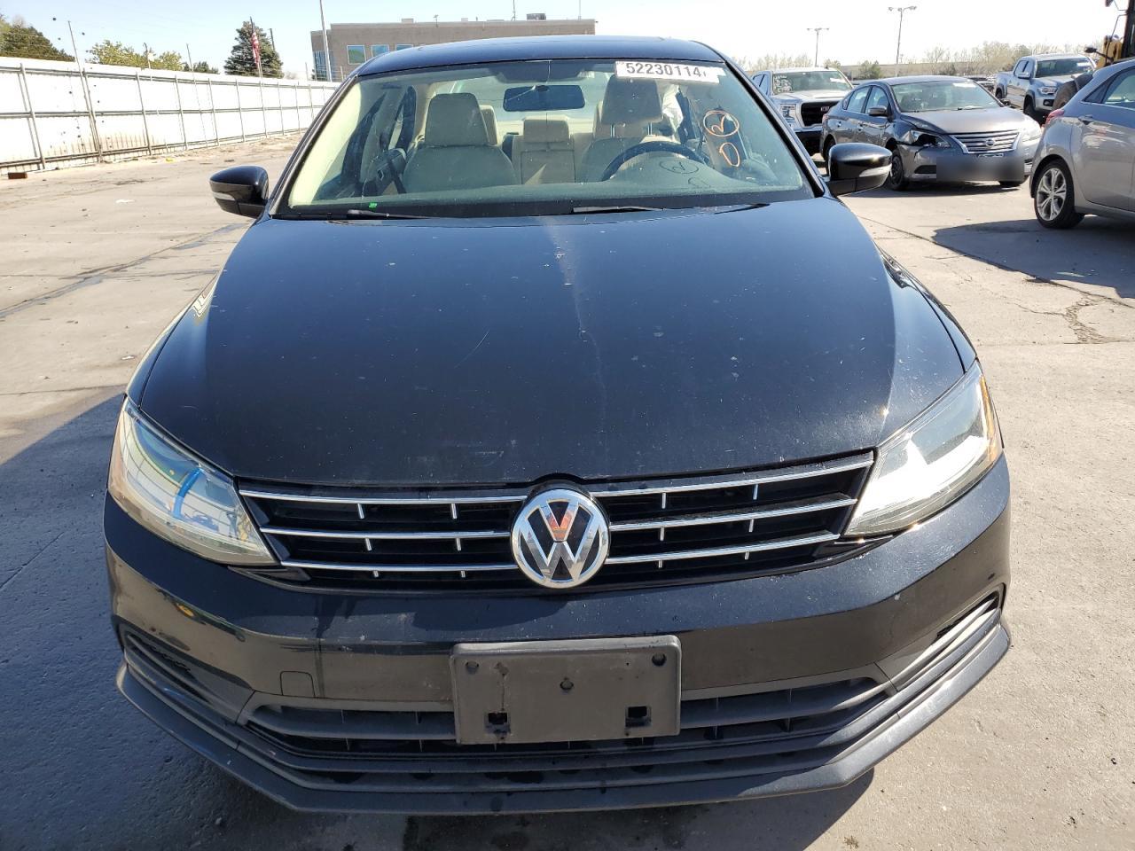 3VWDB7AJ2JM257166 2018 Volkswagen Jetta Se