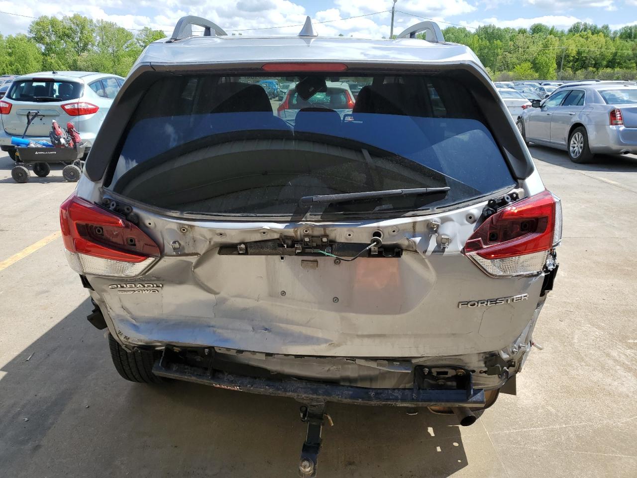 JF2SKAEC3KH478768 2019 Subaru Forester Premium