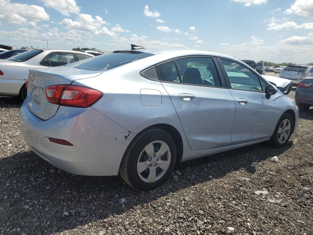 2018 Chevrolet Cruze Ls vin: 1G1BC5SM9J7140045