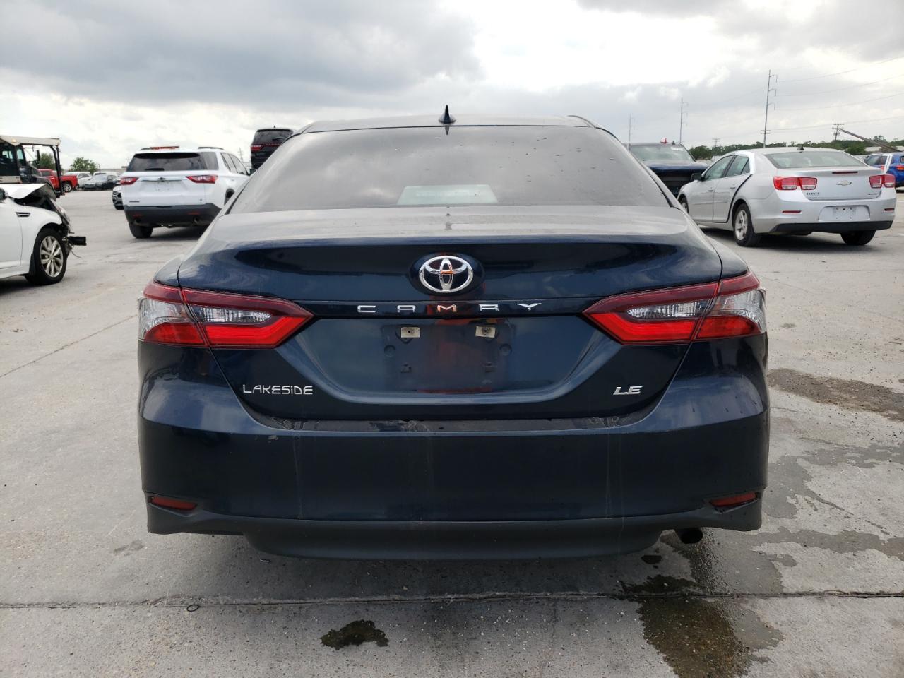 4T1C11AK2MU549175 2021 Toyota Camry Le