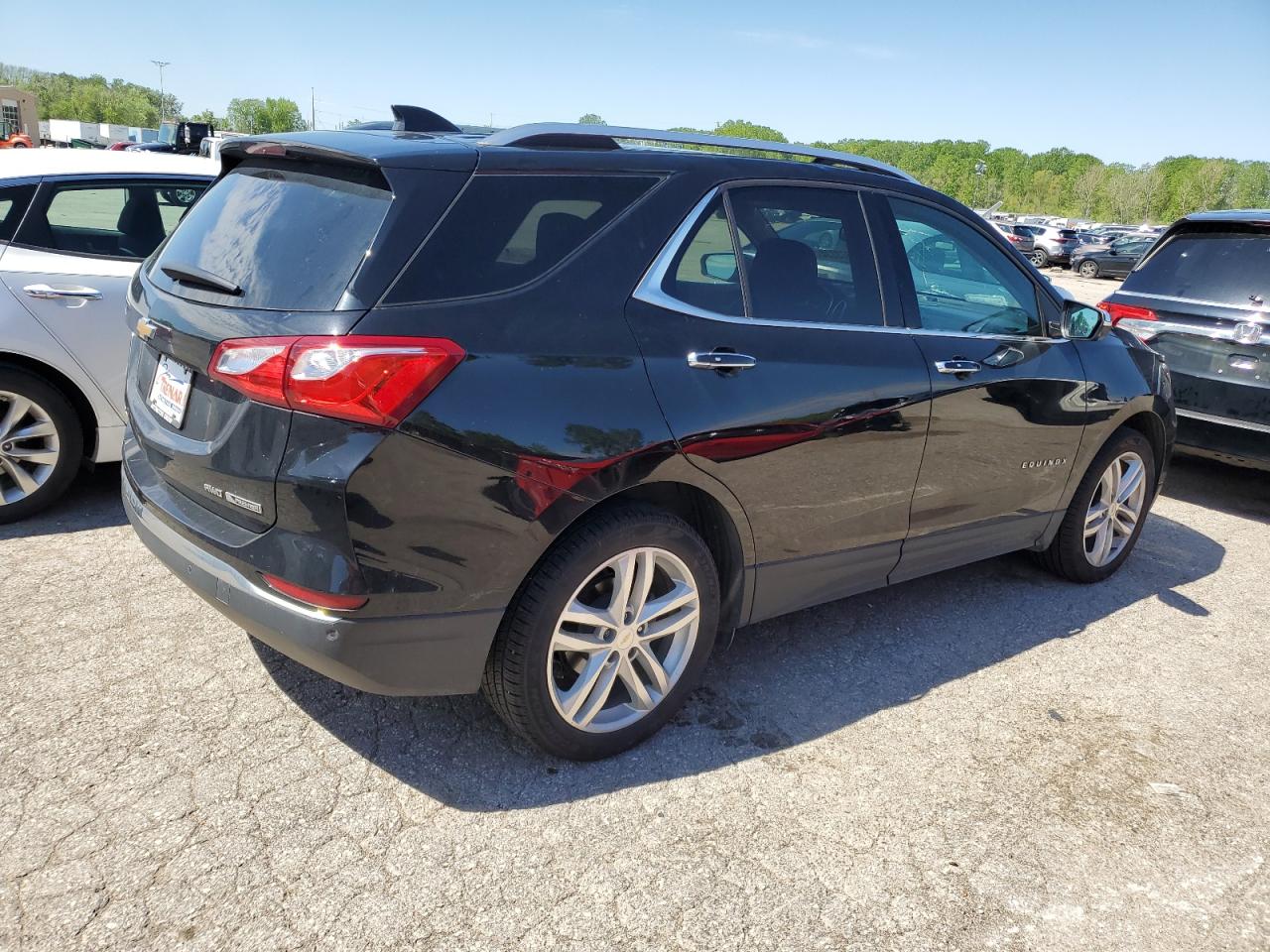 2GNAXVEV0J6294677 2018 Chevrolet Equinox Premier