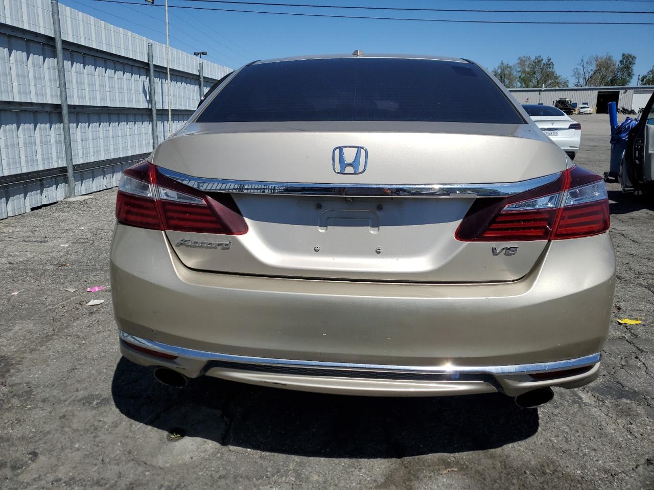 1HGCR3F82HA021246 2017 Honda Accord Exl