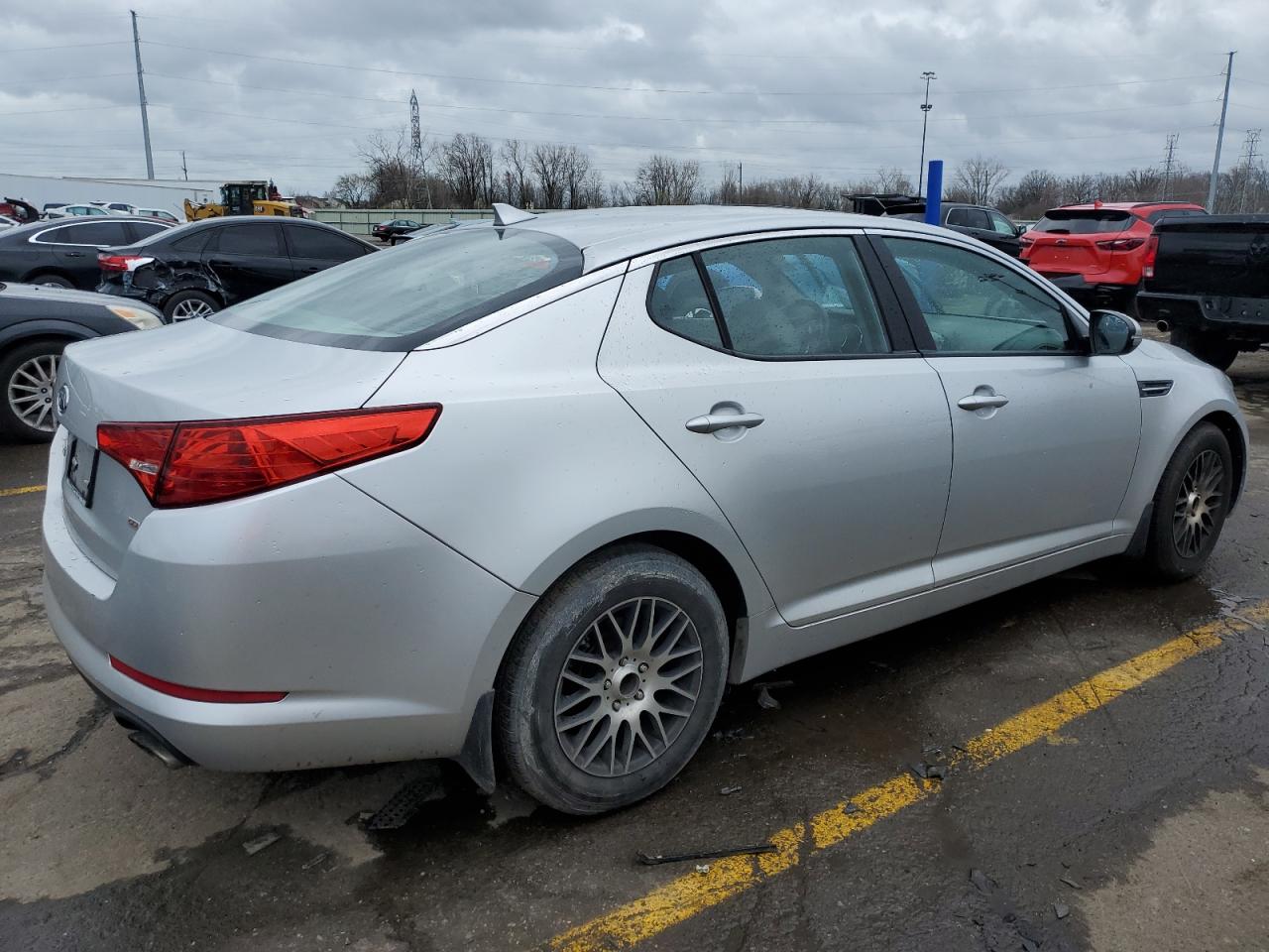 KNAGM4A72B5177769 2011 Kia Optima Lx