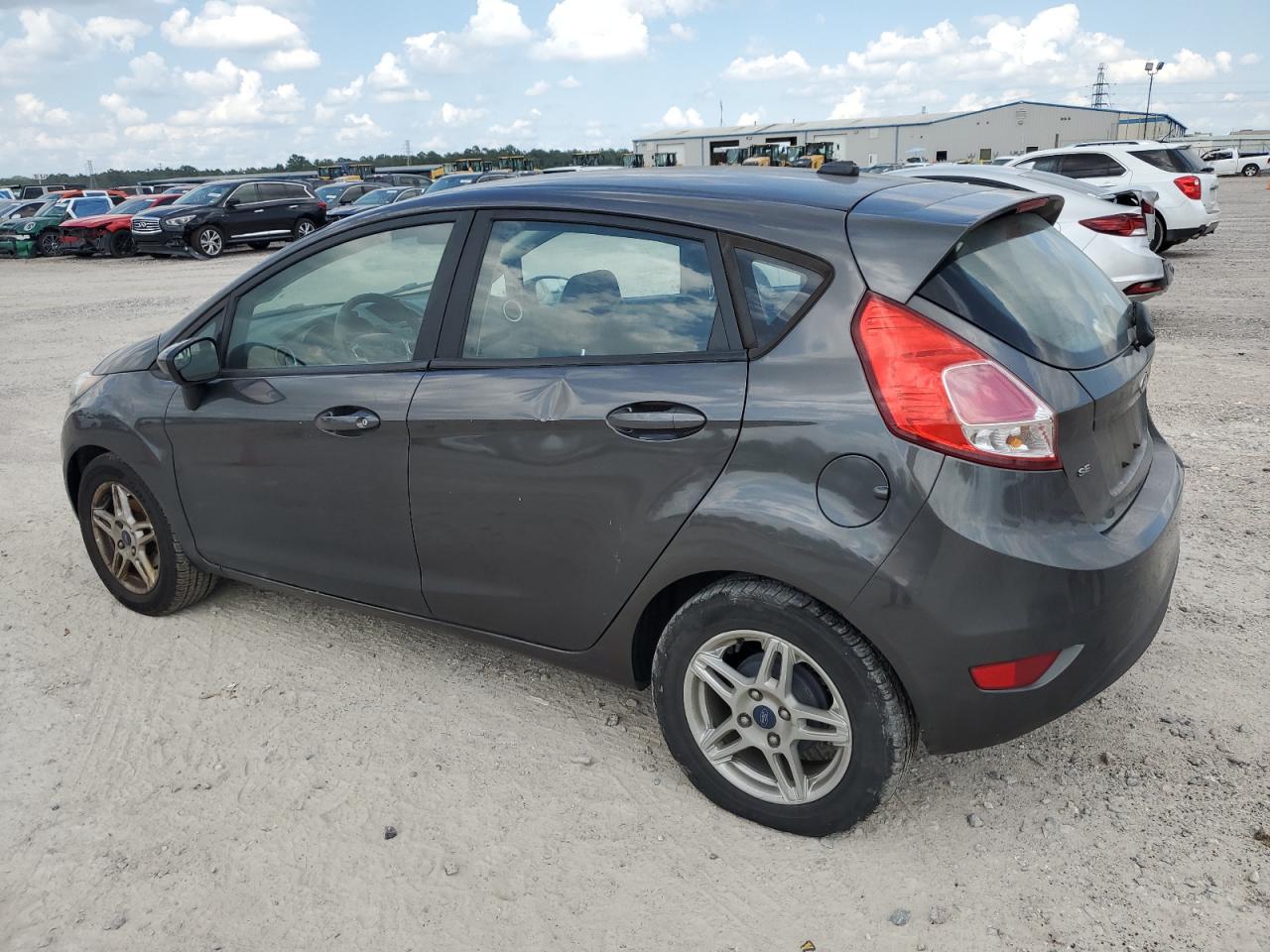 3FADP4EJ5JM101867 2018 Ford Fiesta Se