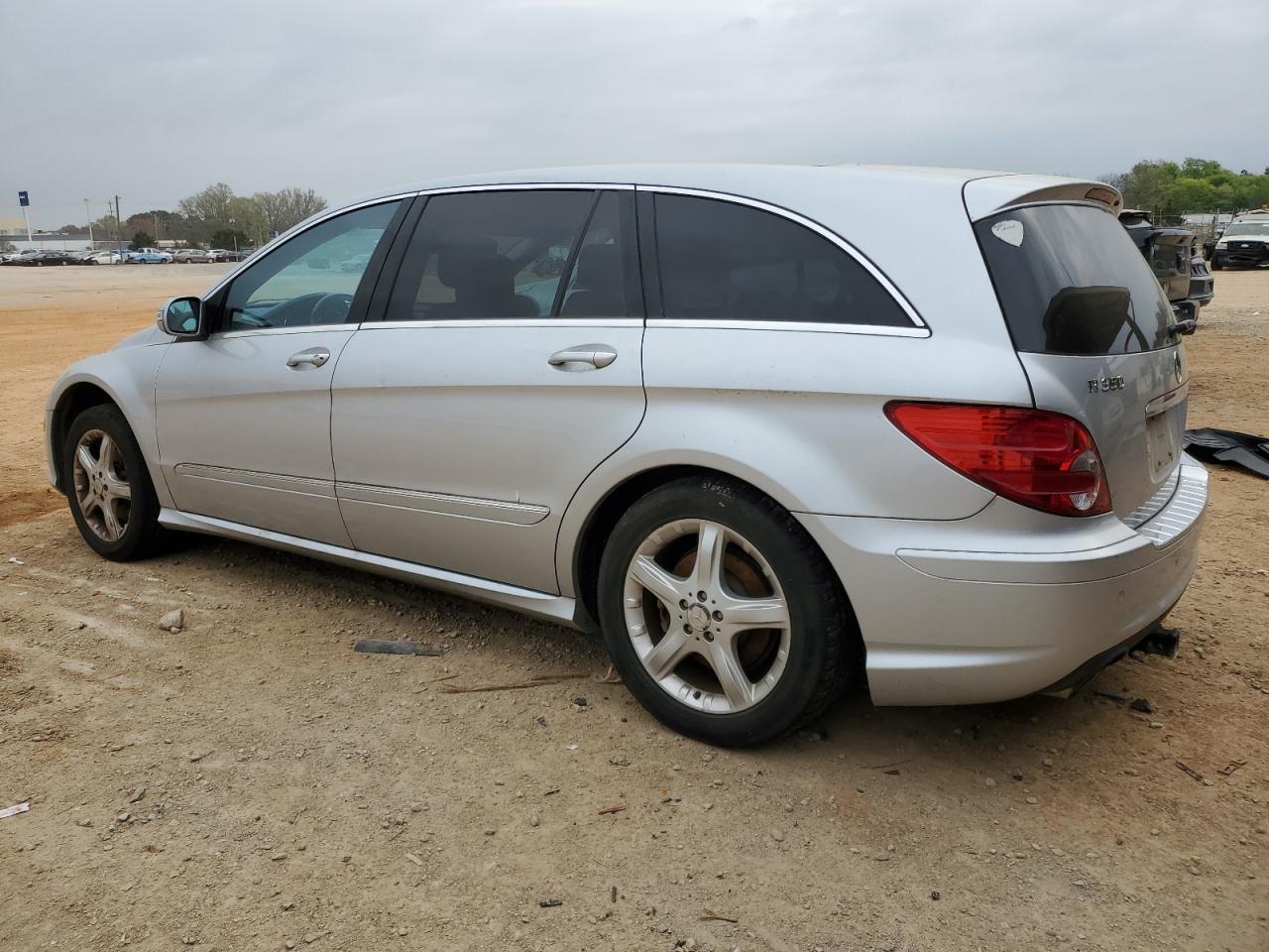 4JGCB56E48A070738 2008 Mercedes-Benz R 350