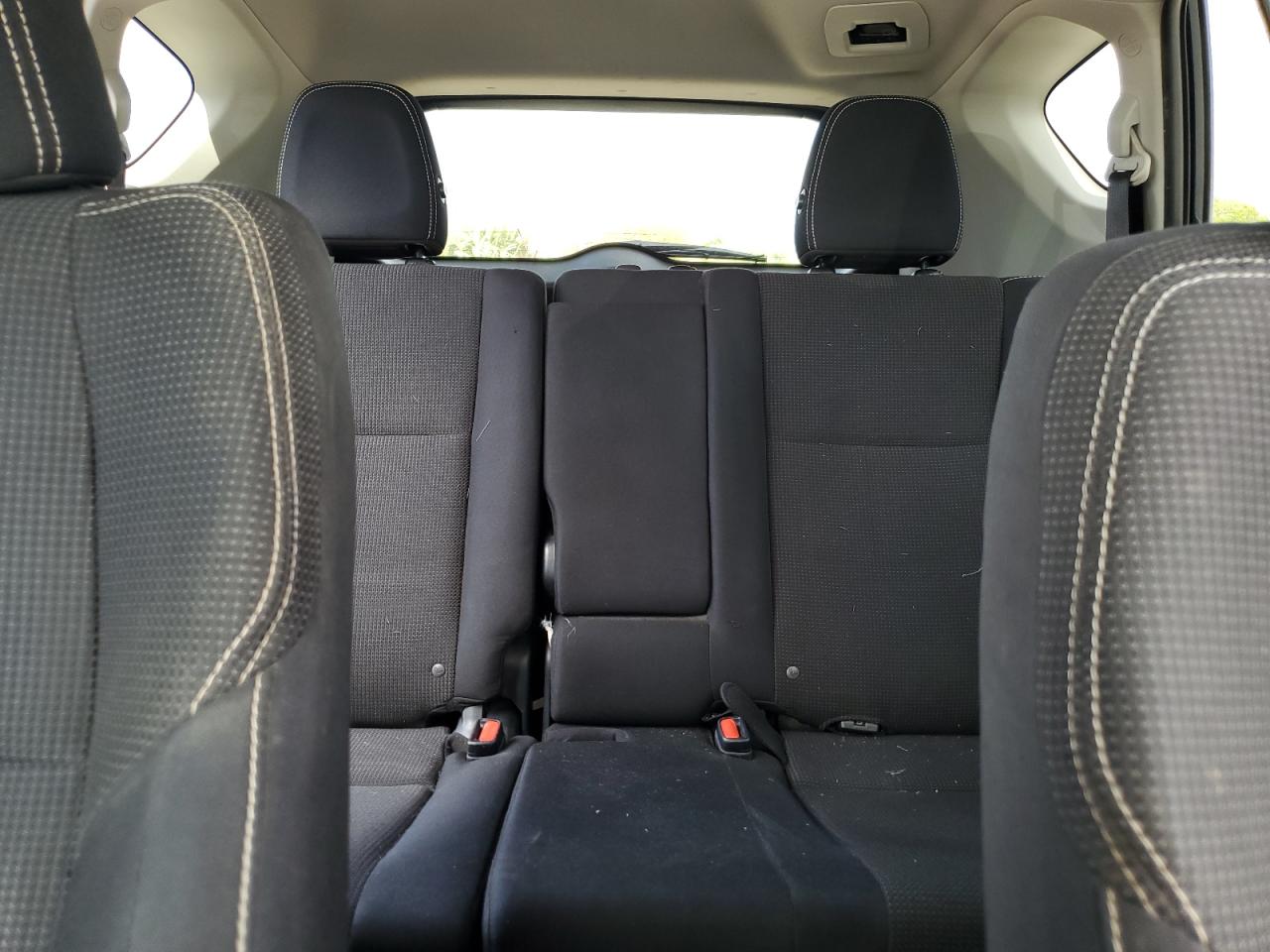 JTMWFREV0HJ111929 2017 Toyota Rav4 Xle