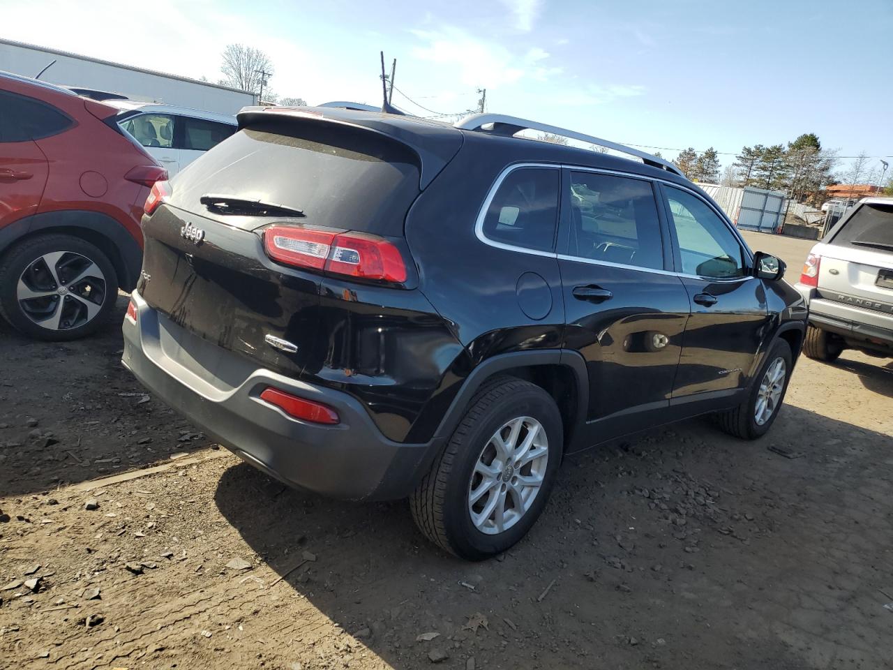 1C4PJMCB9HW557191 2017 Jeep Cherokee Latitude