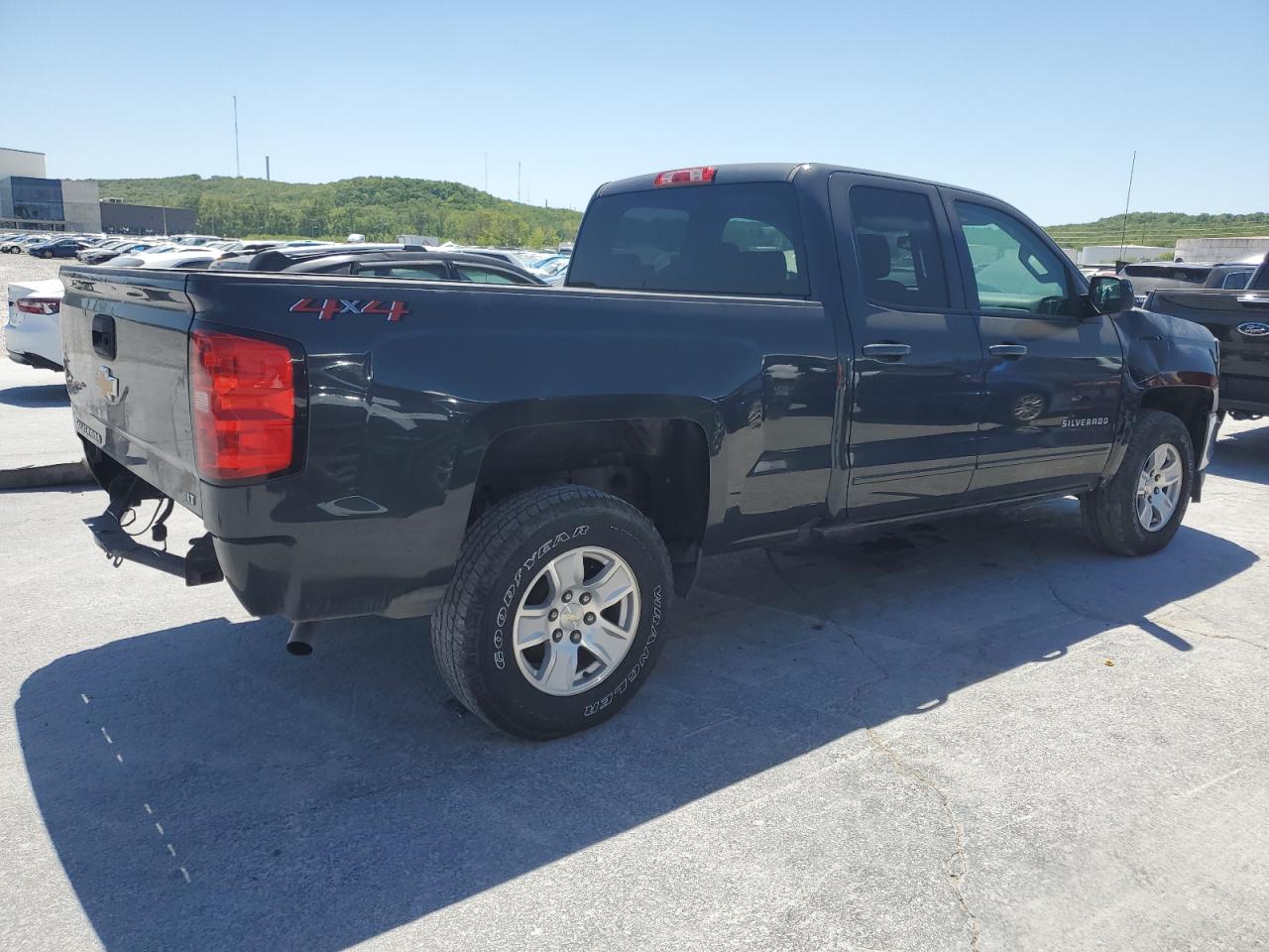 2018 Chevrolet Silverado K1500 Lt vin: 1GCVKREC5JZ153641