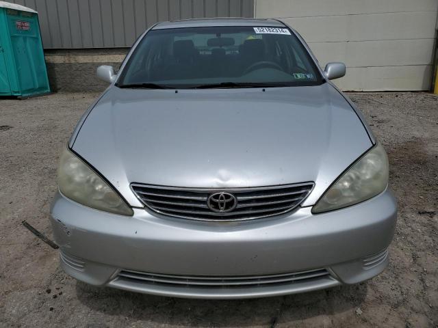 Lot #2489400886 2005 TOYOTA CAMRY LE salvage car