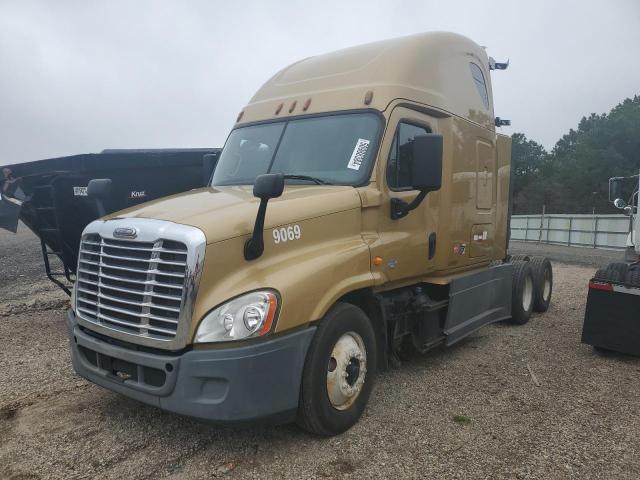 Lot #2468959061 2016 FREIGHTLINER CASCADIA 1 salvage car
