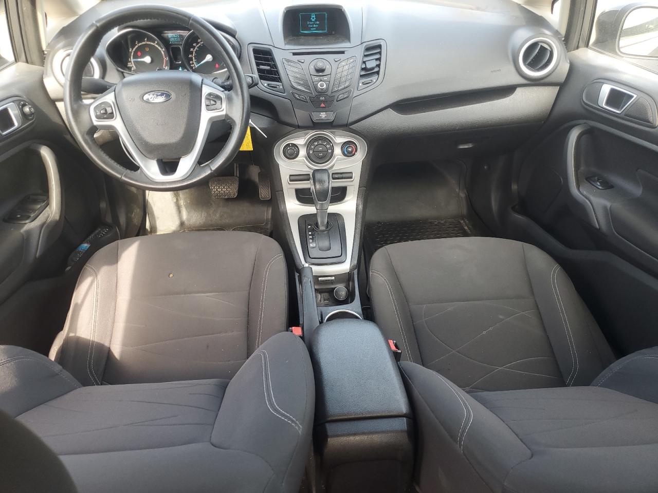 3FADP4BJ2FM139116 2015 Ford Fiesta Se