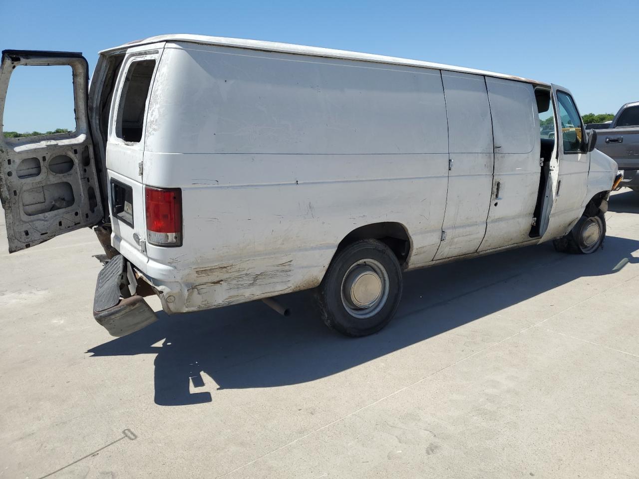 1FTNS2425YHB94867 2000 Ford Econoline E250 Van