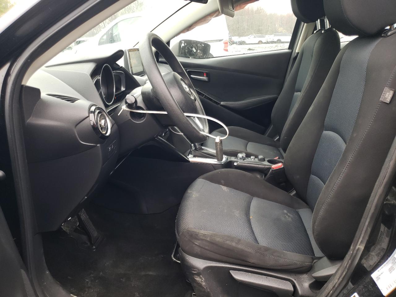 3MYDLBYV1HY172299 2017 Toyota Yaris Ia