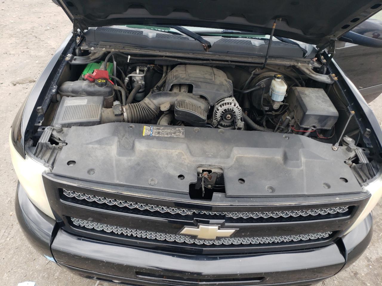 3GCPKSE32BG137818 2011 Chevrolet Silverado K1500 Lt