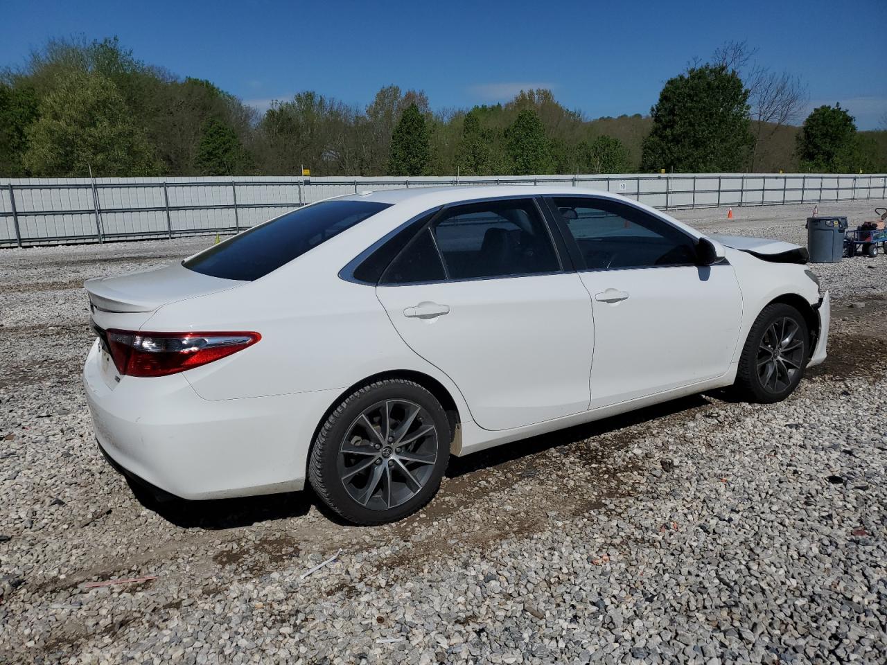 4T1BF1FK9FU106417 2015 Toyota Camry Le