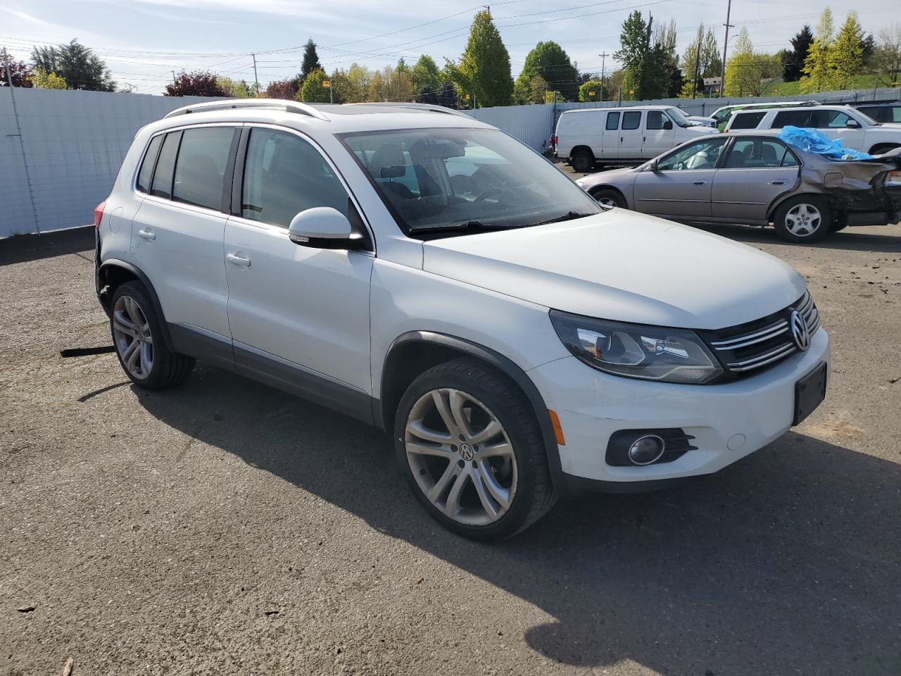 WVGBV7AX7GW558798 2016 Volkswagen Tiguan S