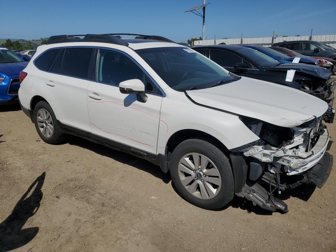 2018 Subaru Outback 2.5I Premium vin: 4S4BSAHC8J3350723