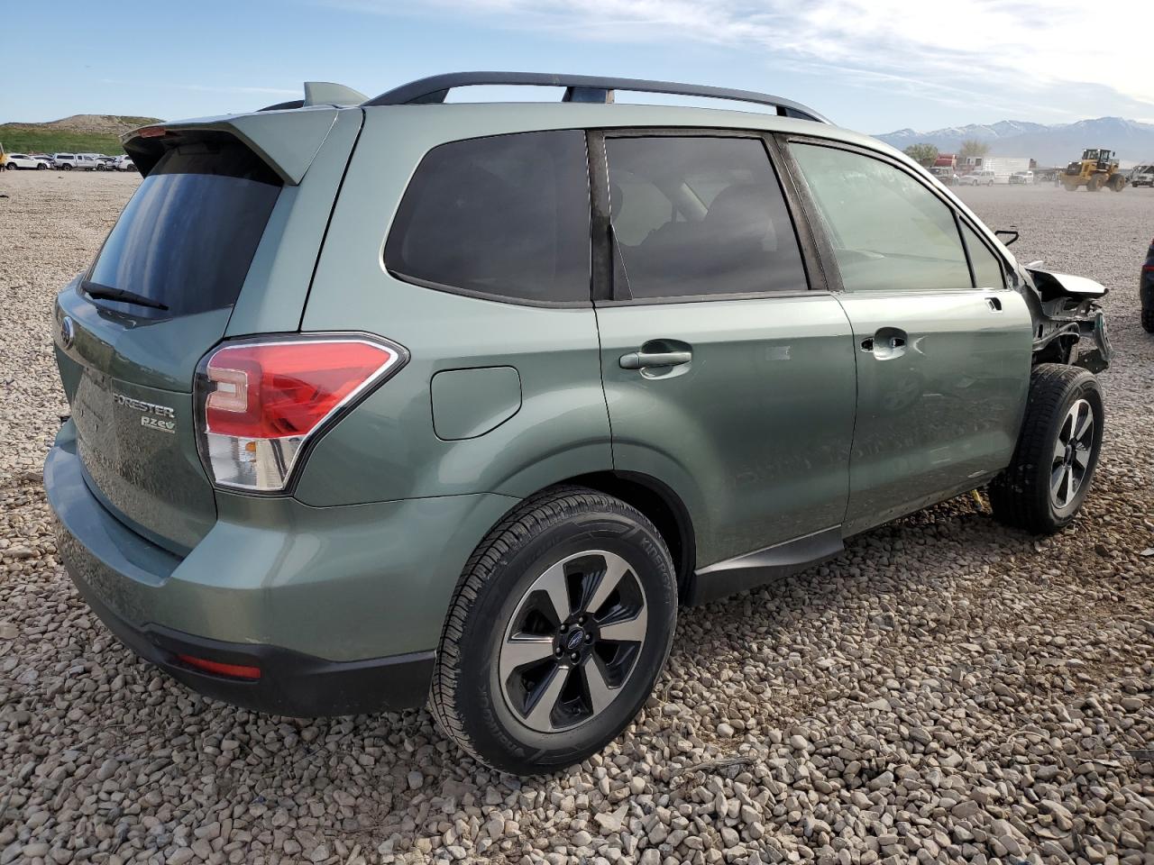 JF2SJAEC4HH488141 2017 Subaru Forester 2.5I Premium