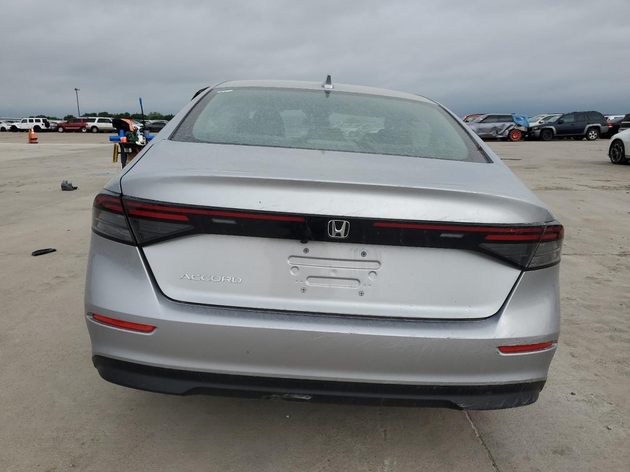 2024 Honda Accord Ex vin: 1HGCY1F3XRA013800