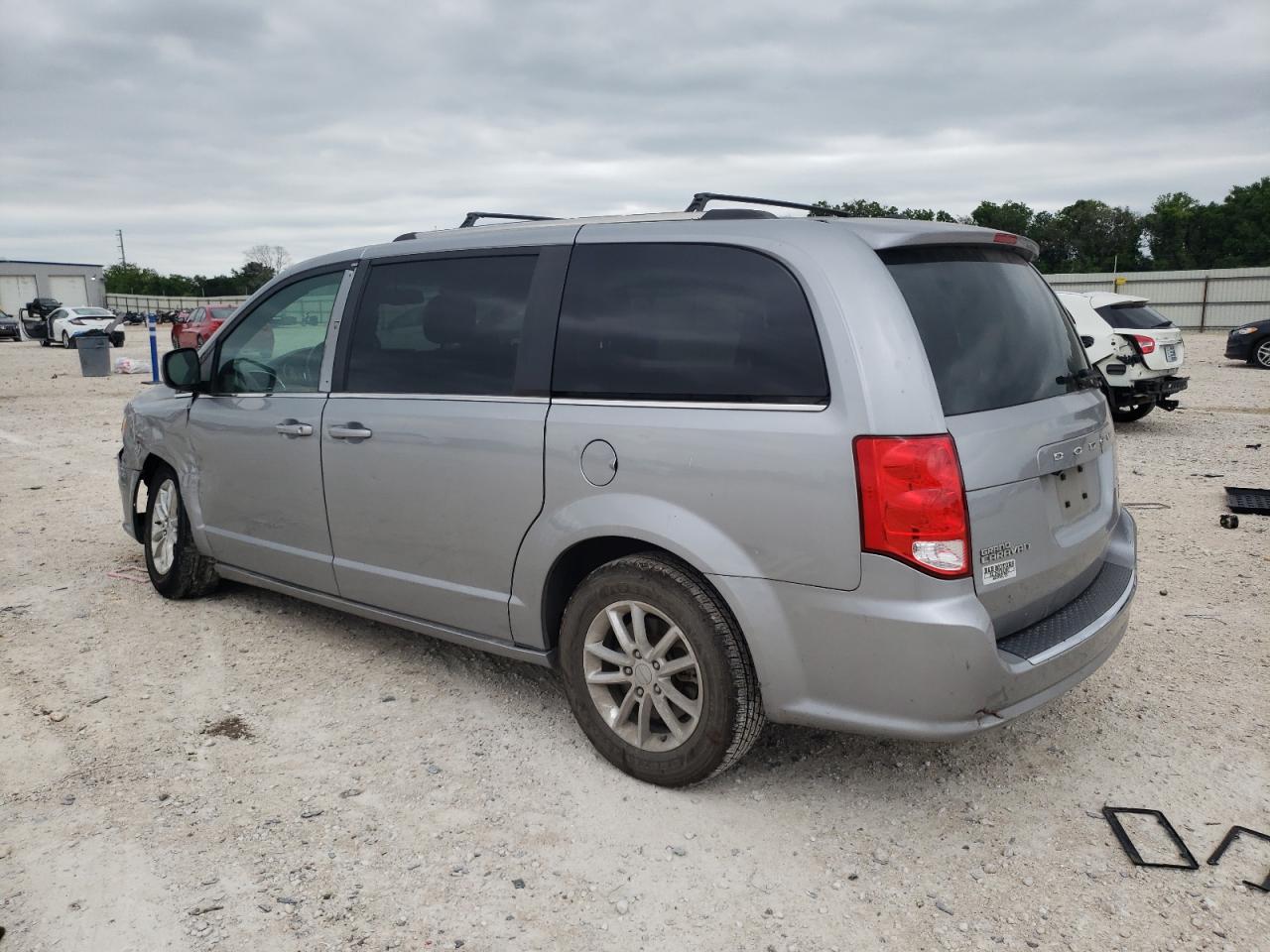 2C4RDGCG3JR218826 2018 Dodge Grand Caravan Sxt