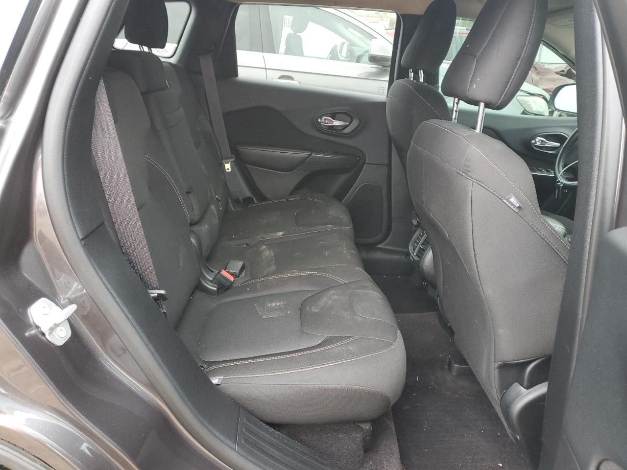 1C4PJMCS4GW204727 2016 Jeep Cherokee Latitude