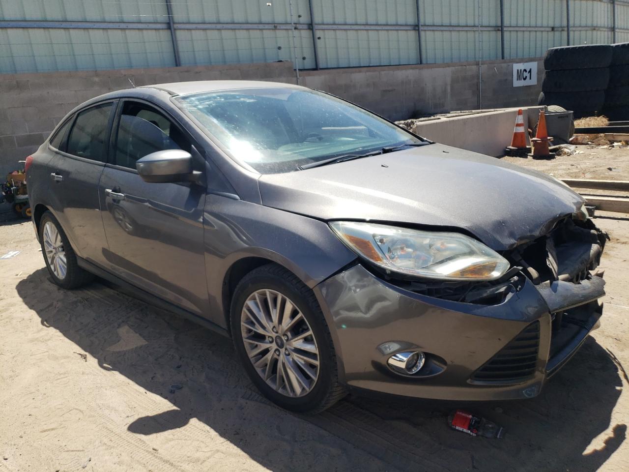 1FAHP3F24CL256983 2012 Ford Focus Se