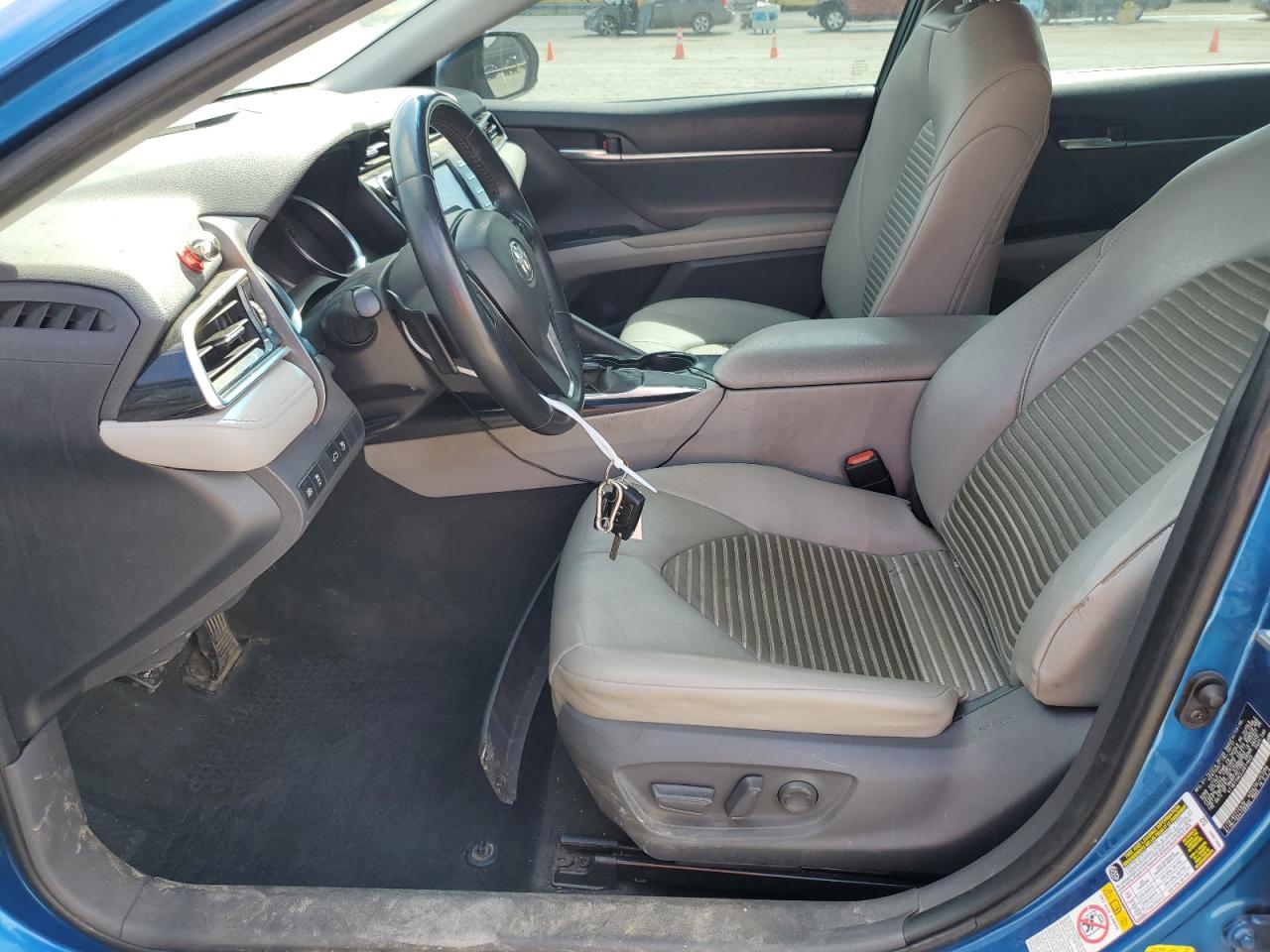 4T1B11HK2JU011833 2018 Toyota Camry L