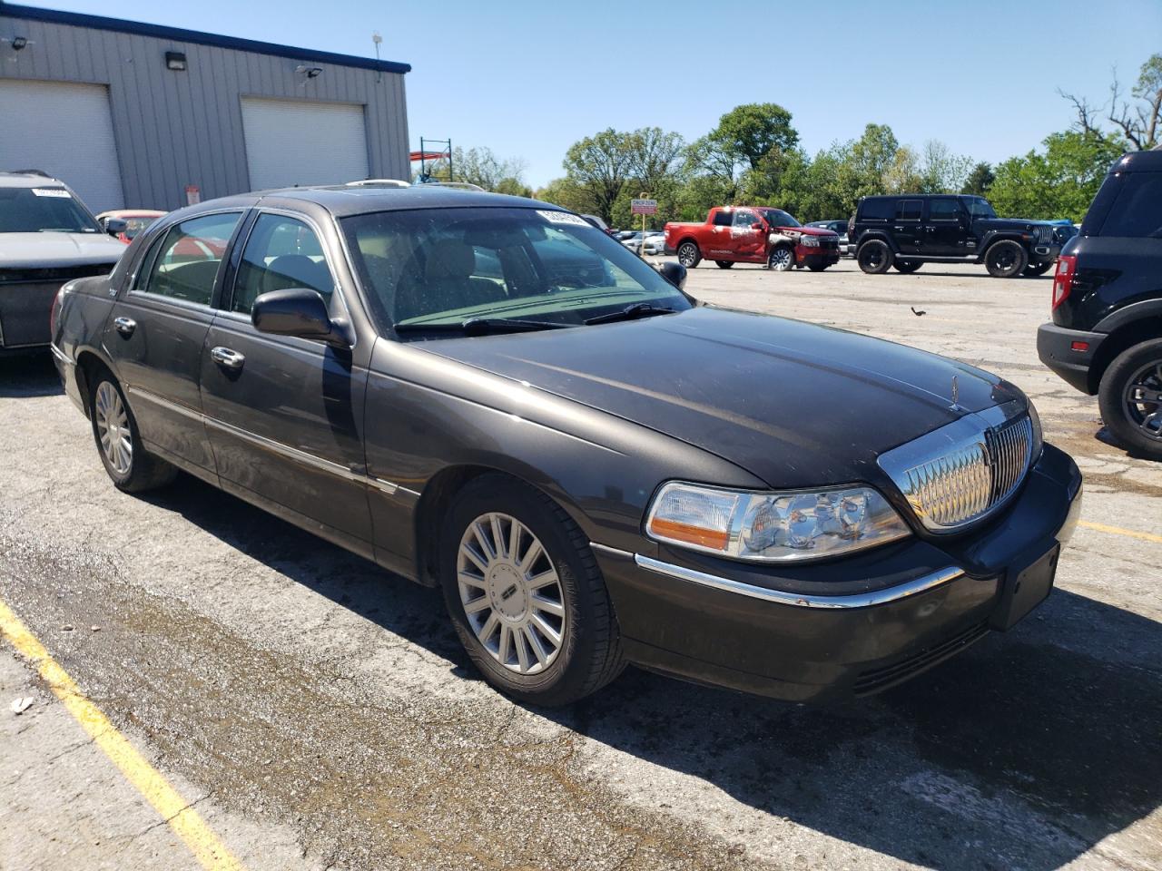 1LNHM82W15Y643999 2005 Lincoln Town Car Signature Limited