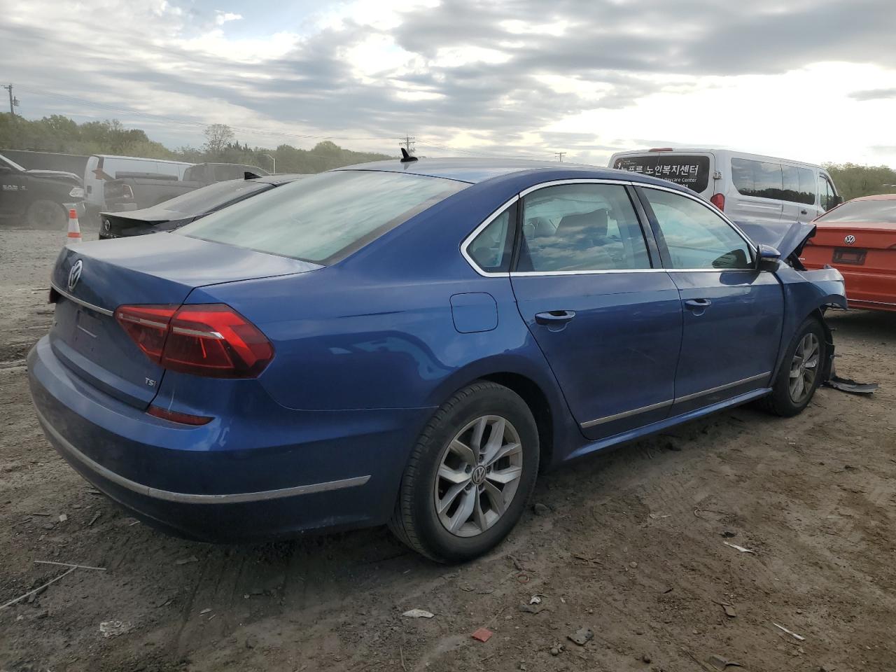 1VWAT7A39HC040436 2017 Volkswagen Passat S