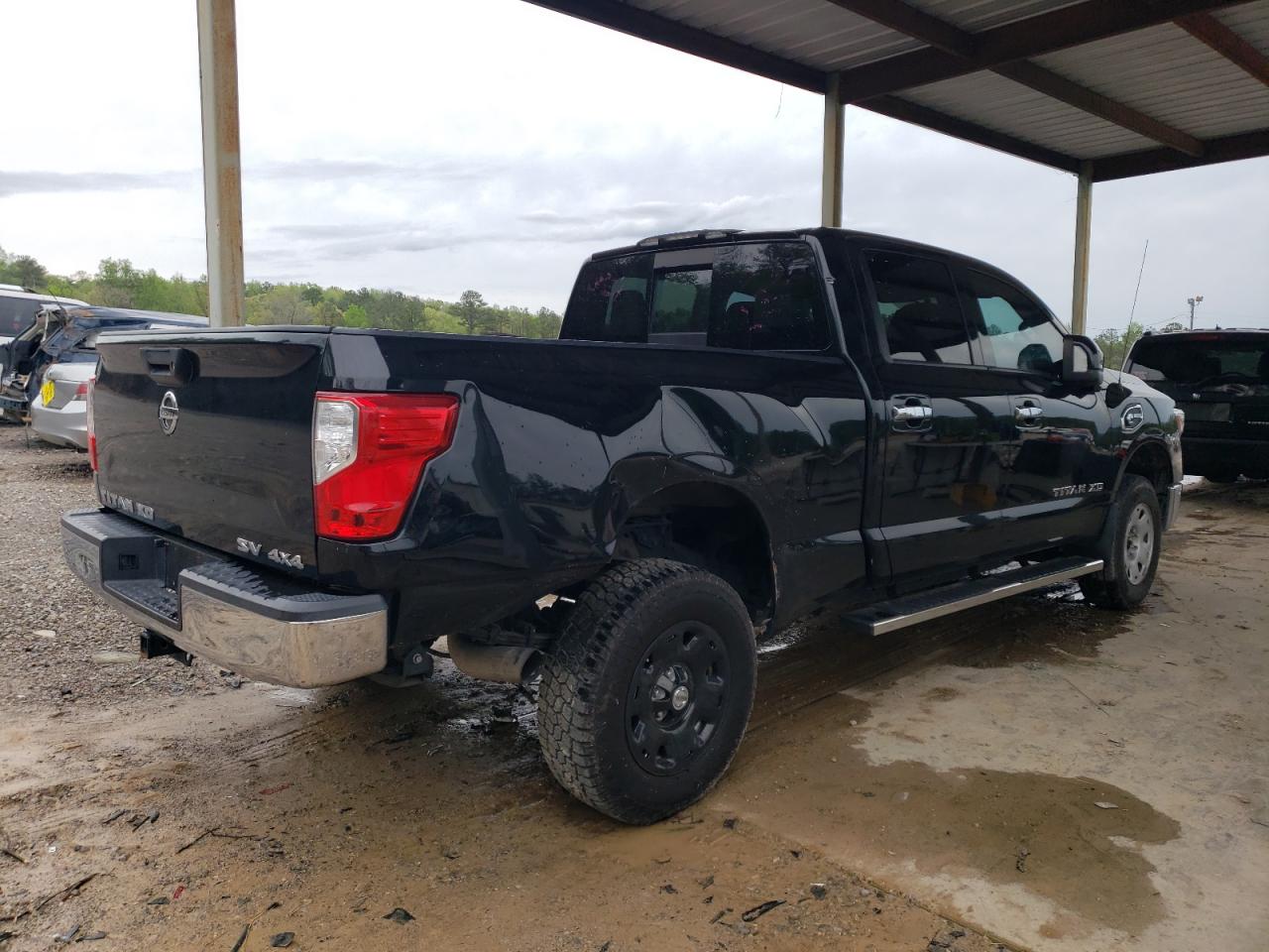 1N6BA1F36HN570111 2017 Nissan Titan Xd S