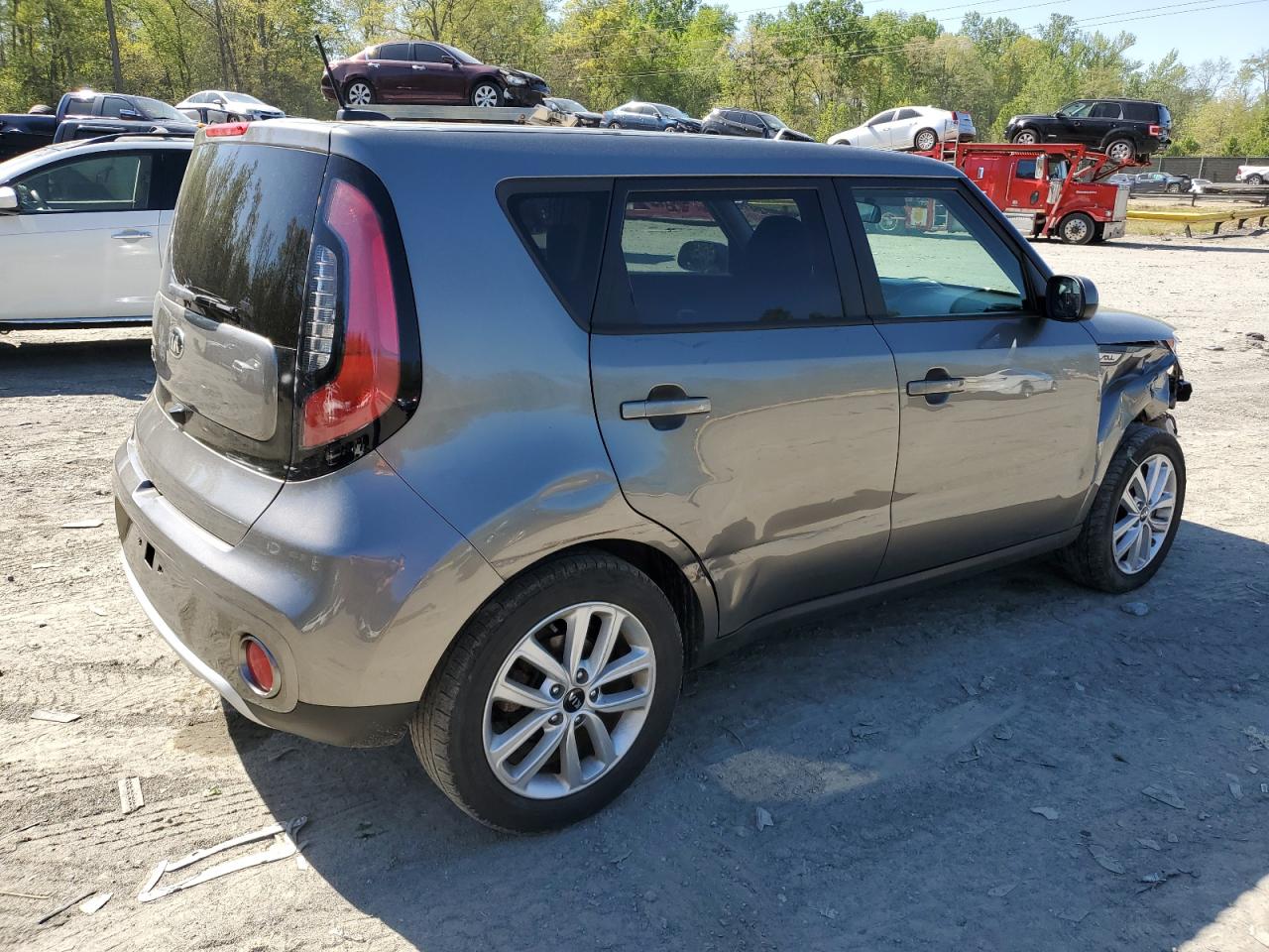 KNDJP3A55J7536480 2018 Kia Soul +