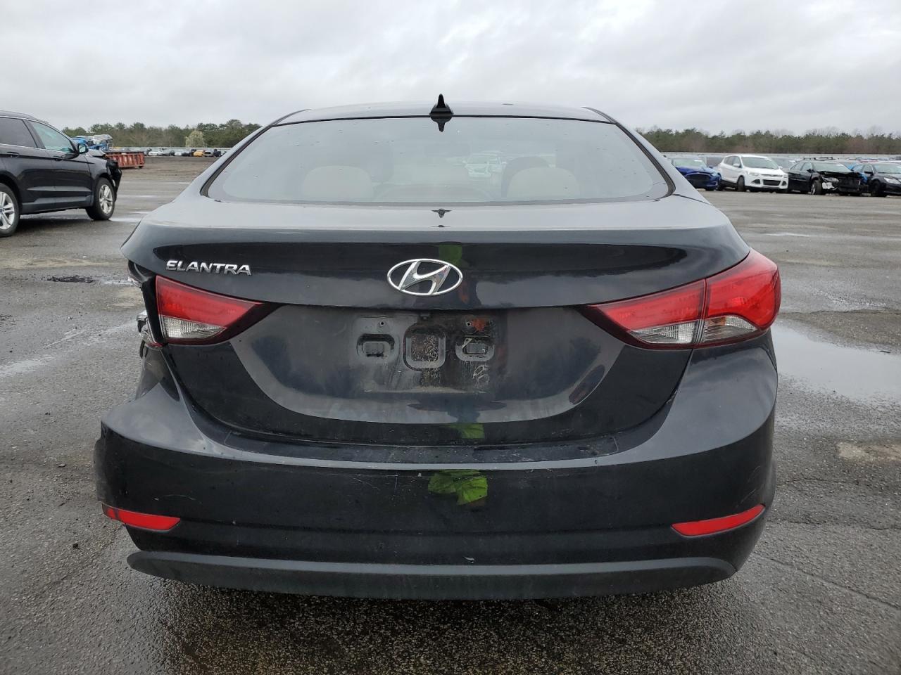 5NPDH4AE9GH794585 2016 Hyundai Elantra Se