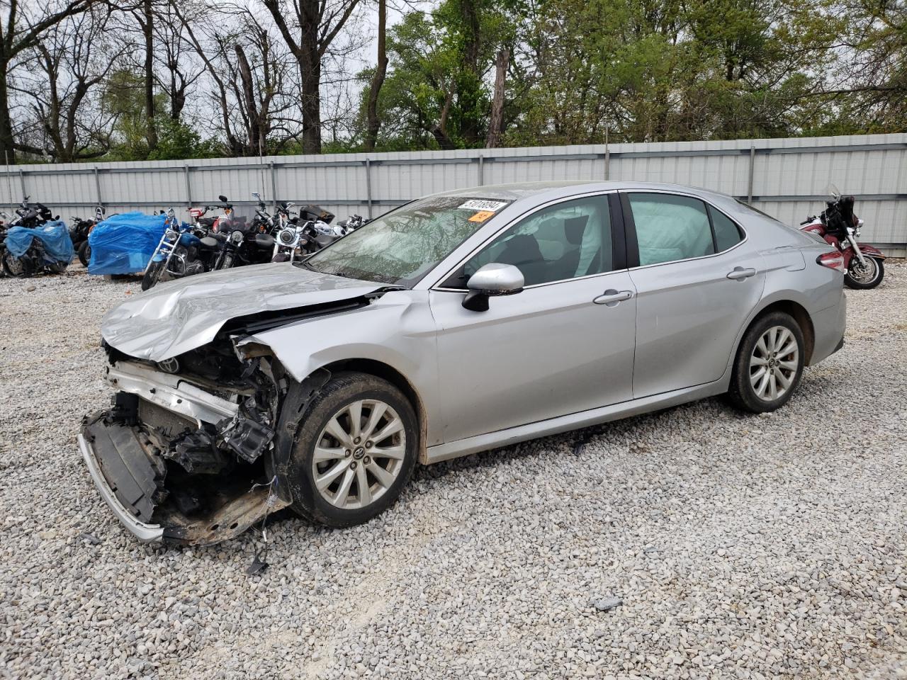 2018 Toyota Camry L vin: 4T1B11HK3JU068008