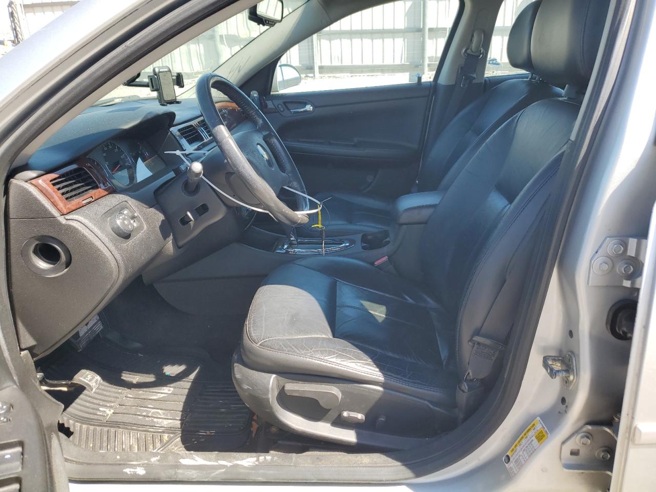 2G1WC5EM8B1105640 2011 Chevrolet Impala Ltz