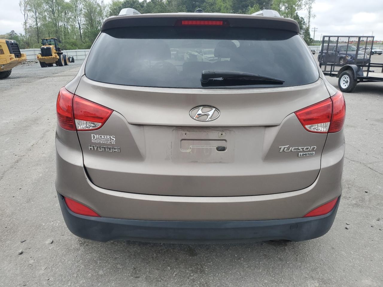 KM8JU3AC3BU297694 2011 Hyundai Tucson Gls