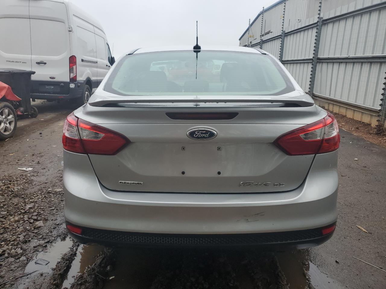 1FAHP3F21CL380905 2012 Ford Focus Se