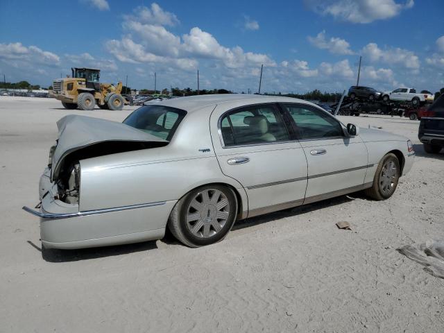 2005 Lincoln Town Car Signature Limited VIN: 1LNHM82W45Y664698 Lot: 52556784