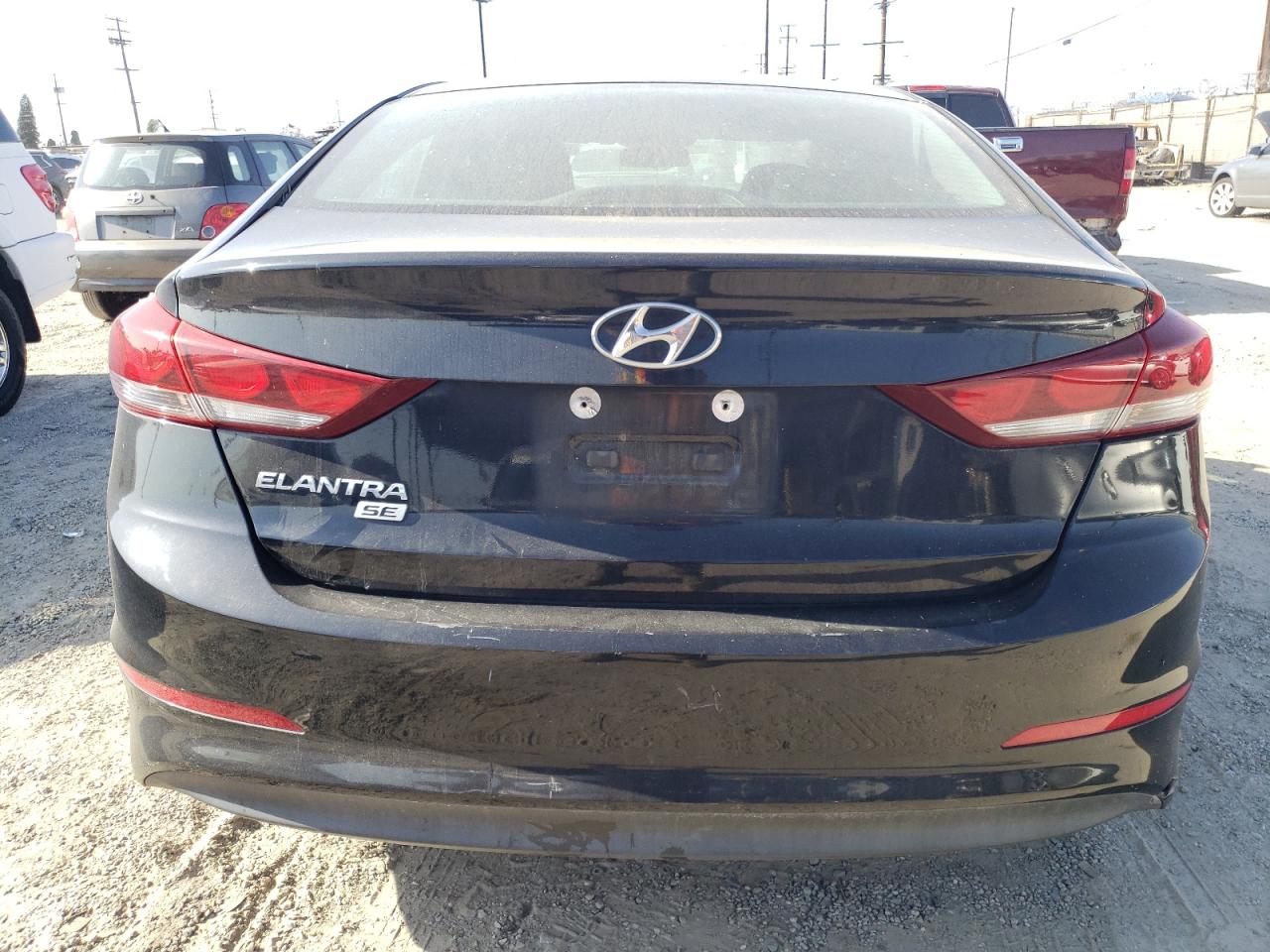 2018 Hyundai Elantra Se vin: KMHD74LF9JU505917